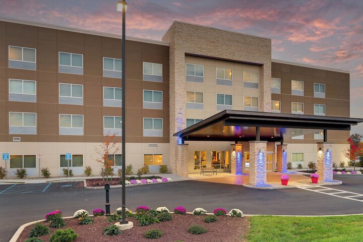 Hotel 8 of 80