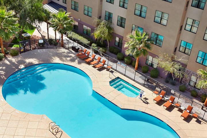 Courtyard by Marriott Phoenix North / Happy Valley