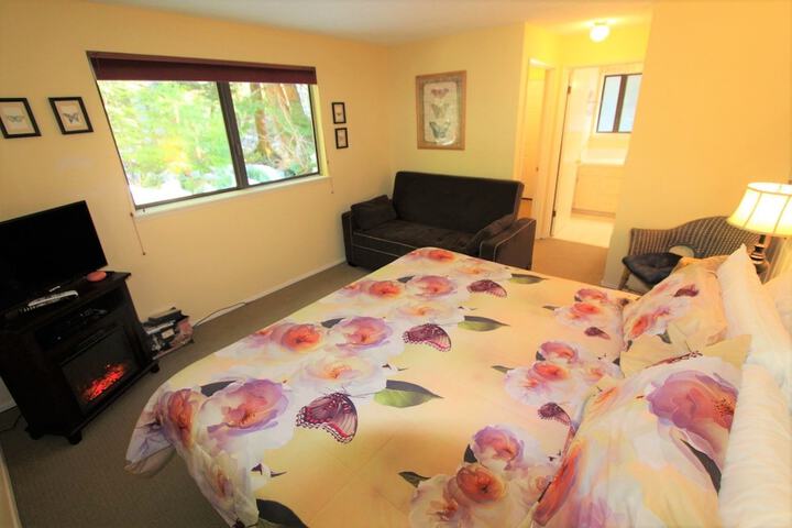 Alexanders Lodge