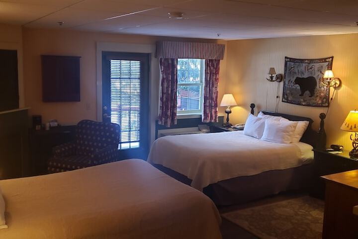 Room 53 of 260