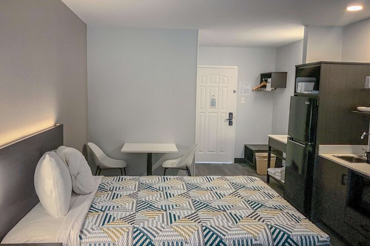 Room 10 of 10