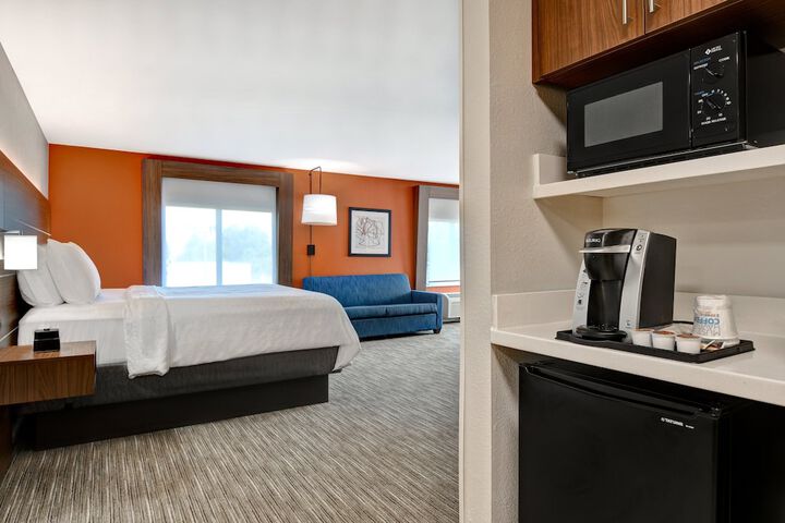 Room 28 of 41