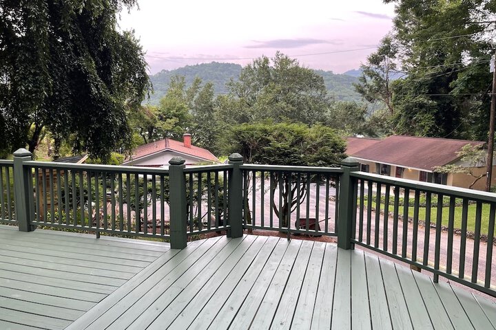Mountain Aire Cottages Inn & Glamping