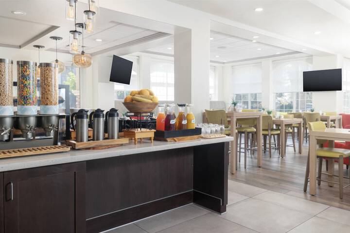 Hilton Garden Inn Ontario / Rancho Cucamonga