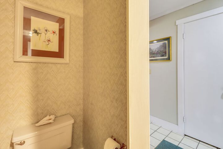 Hike Golf & Explore: Pocono Pines Townhome