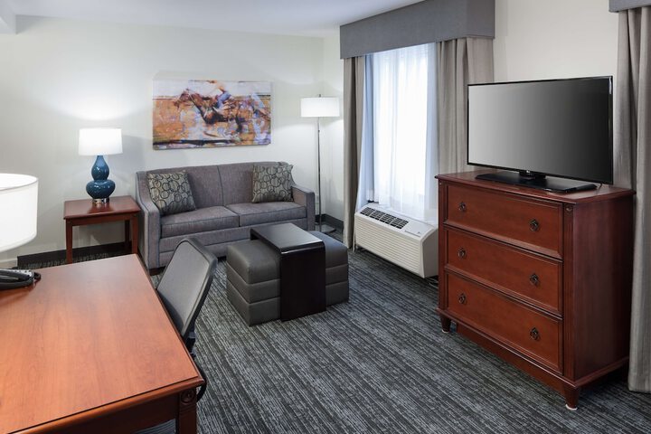 Room 28 of 38