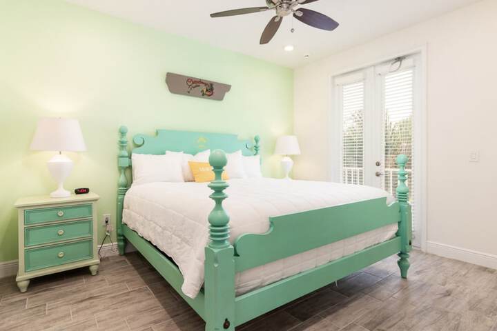 Margaritaville Cottages Orlando by Vstays with H2O Waterpark