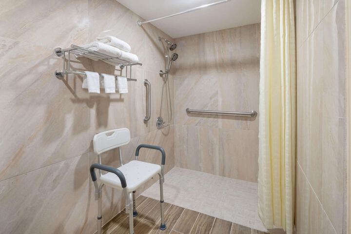 Room 12 of 26