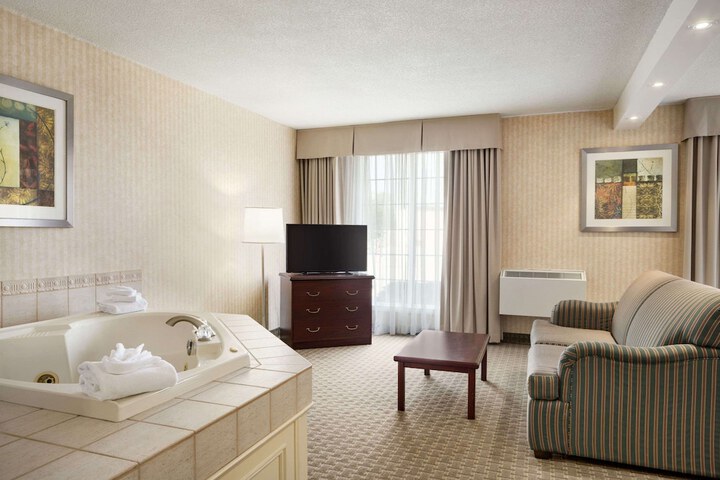Days Inn by Wyndham Brantford