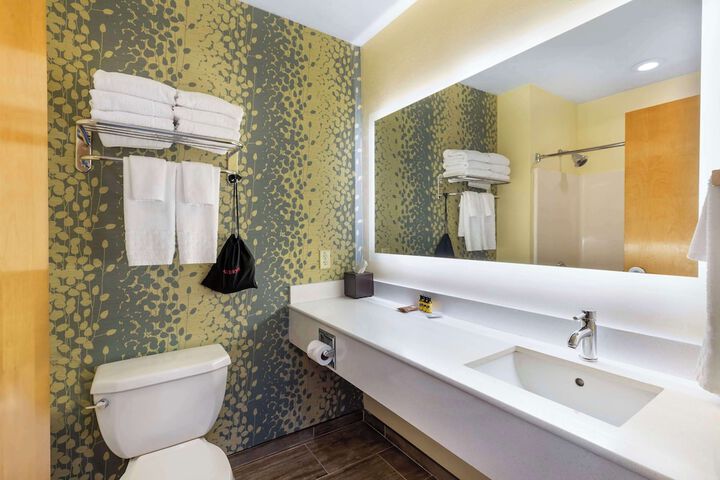 Best Western Plus Cold Spring