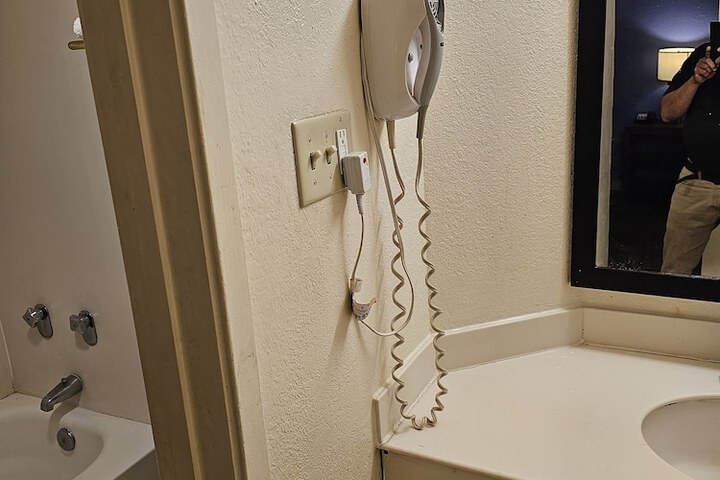 Room 42 of 86