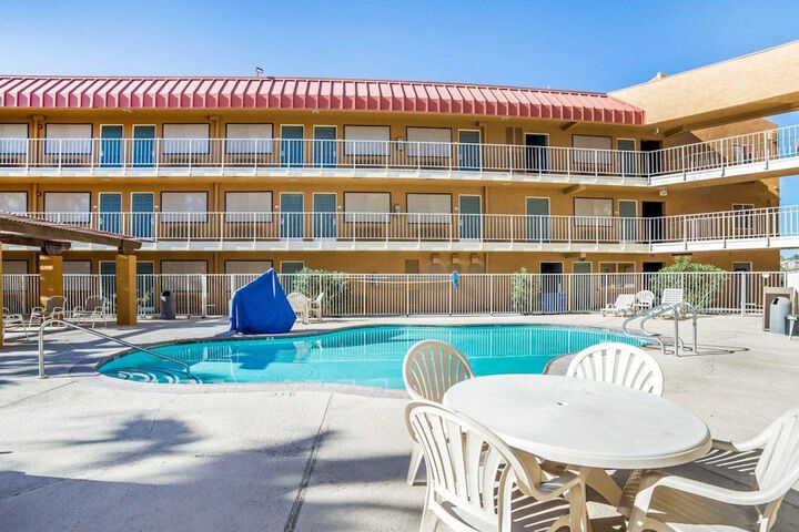 Pool 4 of 23