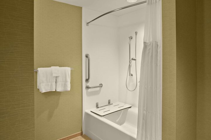 Room 17 of 36