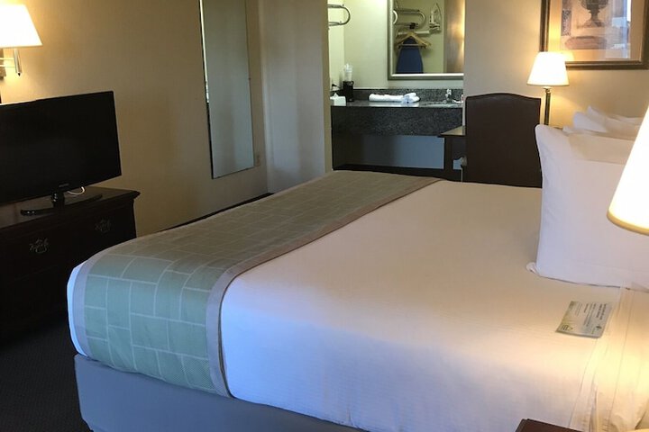 Room 16 of 37