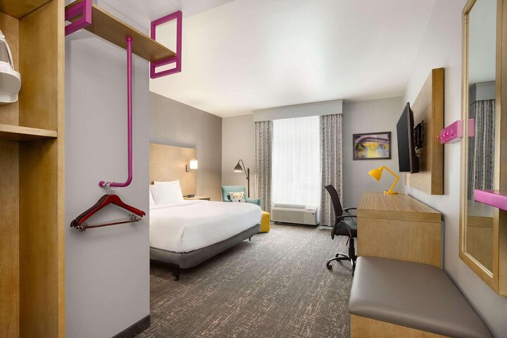 Room 11 of 23