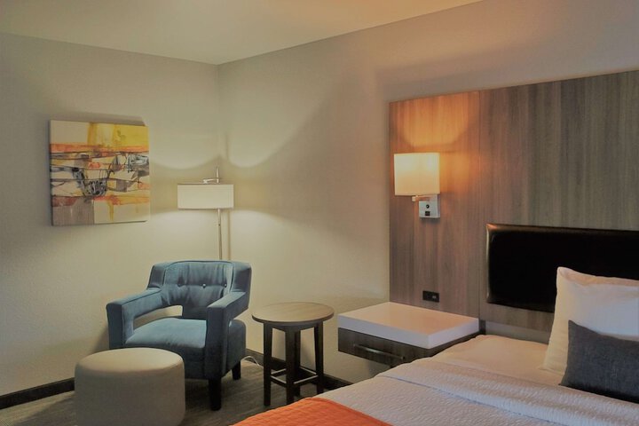 Room 33 of 93