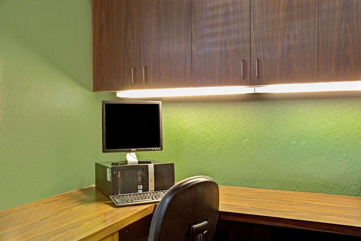 Business Center 15 of 16
