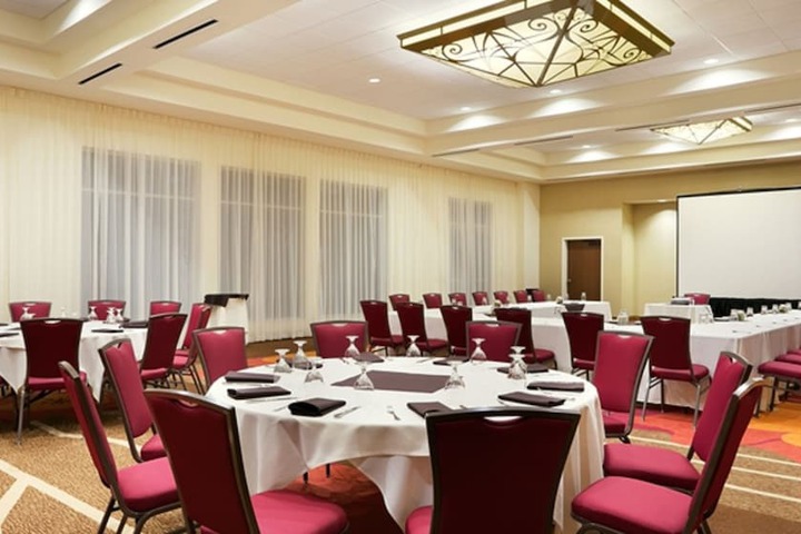 Hilton Garden Inn Auburn