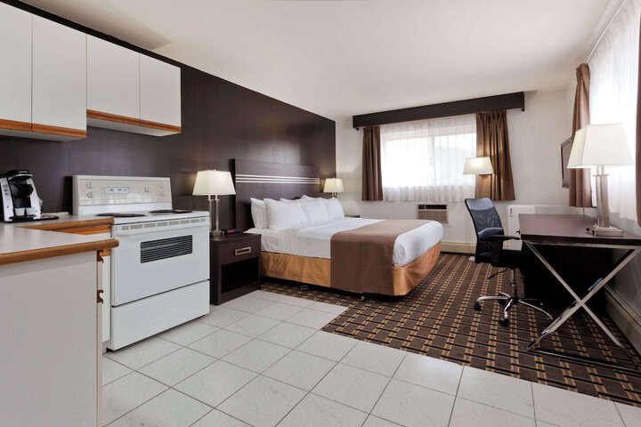 Room 16 of 38
