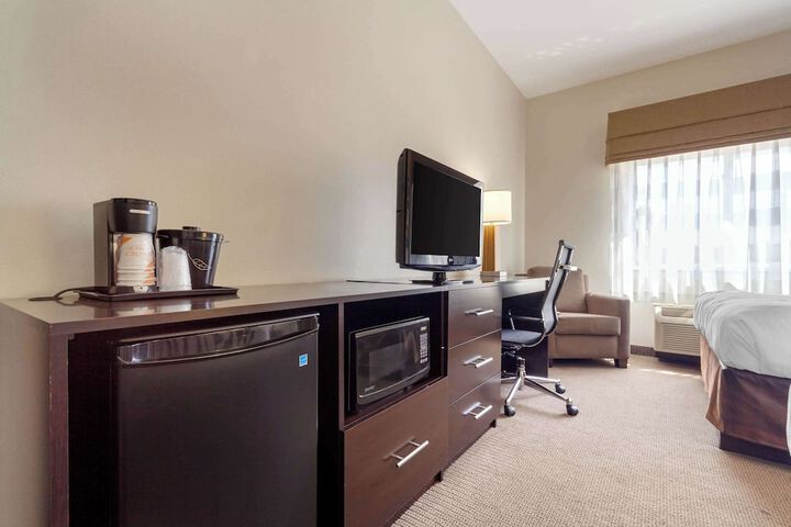 Room 40 of 65