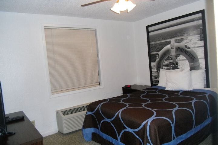 Room 29 of 35