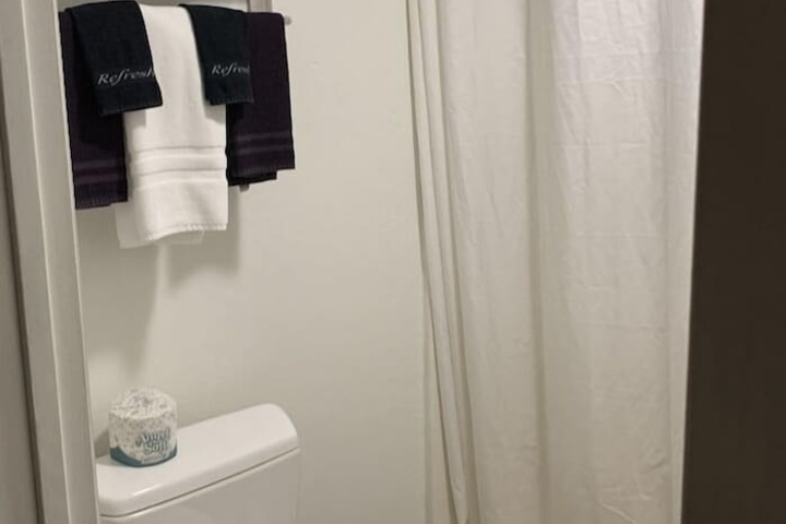 Room 10 of 12