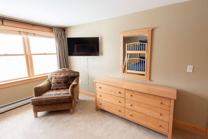 Room 52 of 142