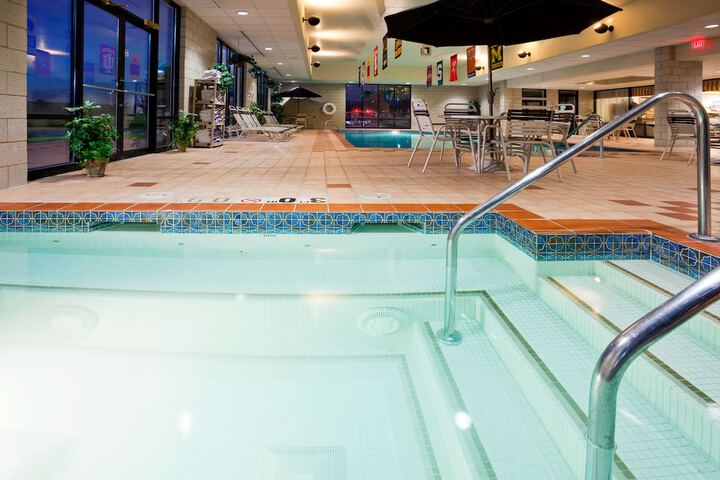Holiday Inn Express Janesville - I-90 & US Hwy 14 by IHG