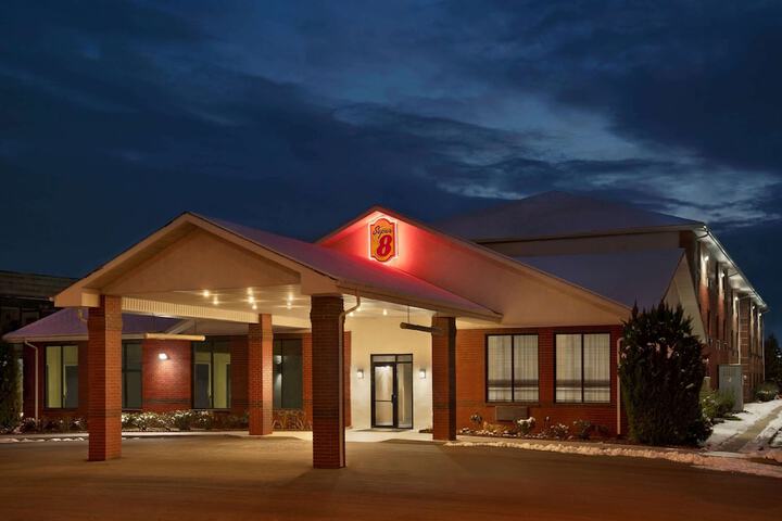 Super 8 by Wyndham S Jordan / Sandy/Slc Area