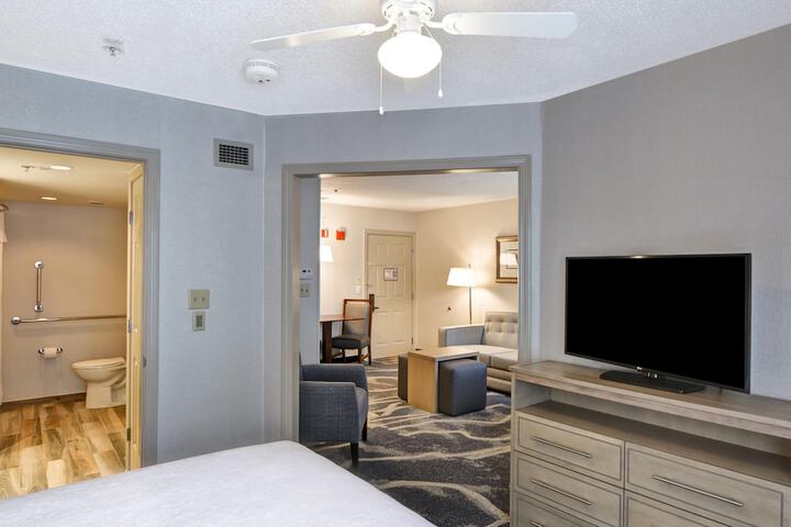 Homewood Suites by Hilton Windsor Locks Hartford