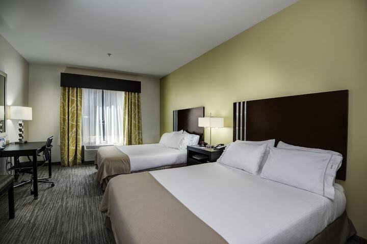 Room 15 of 40