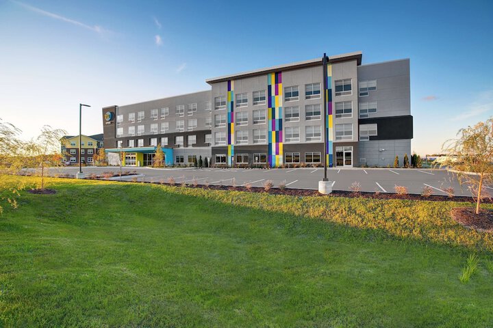 Tru by Hilton Stoughton