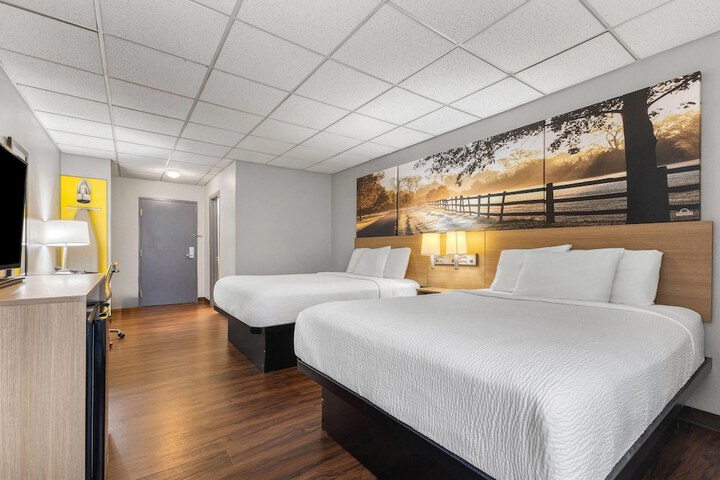 Days Inn by Wyndham Madisonville