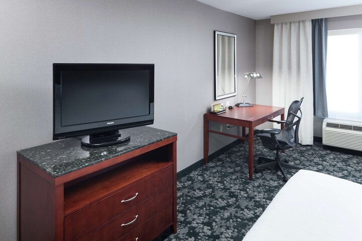 Hilton Garden Inn Naperville / Warrenville