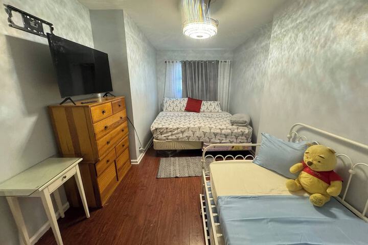 Huge 3 Bedrooms Apt 15 Minutes to NY City