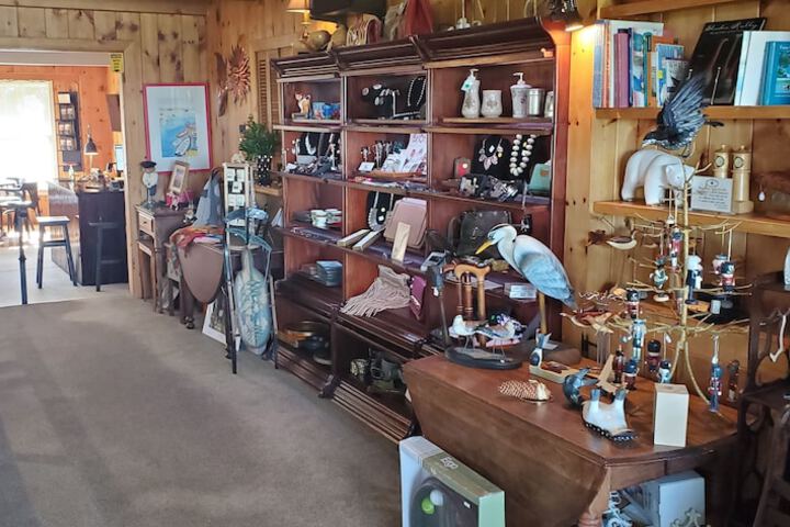 Gift Shop 52 of 64
