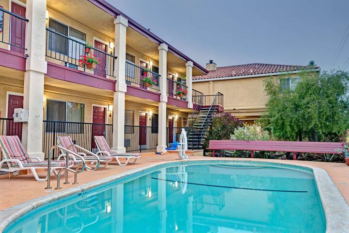 Super 8 by Wyndham Santa Cruz Beach