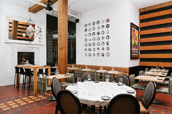 Dining 26 of 32