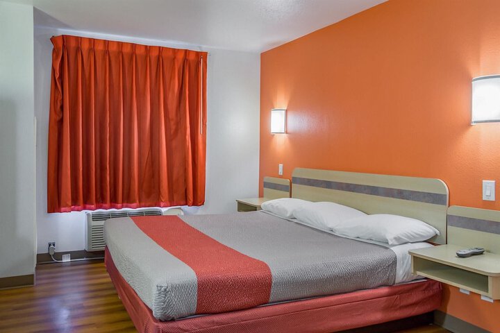 Motel 6 Redmond OR