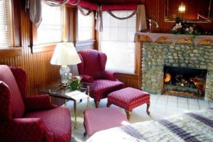 Arbor Hill Inn