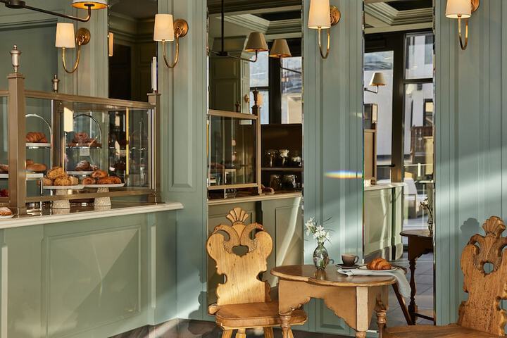 Goldener Hirsch Auberge Collection