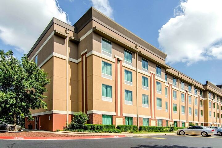 Hotel 5 of 69