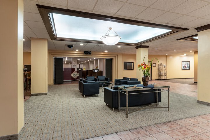 Ramada by Wyndham Reno Hotel and Casino