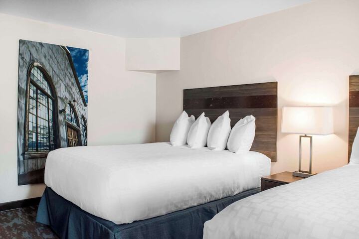 Room 21 of 77