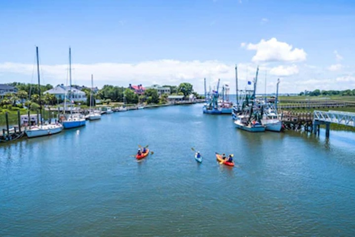 Shem Creek Inn