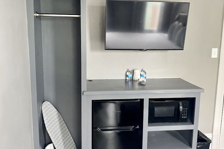 Room 32 of 59