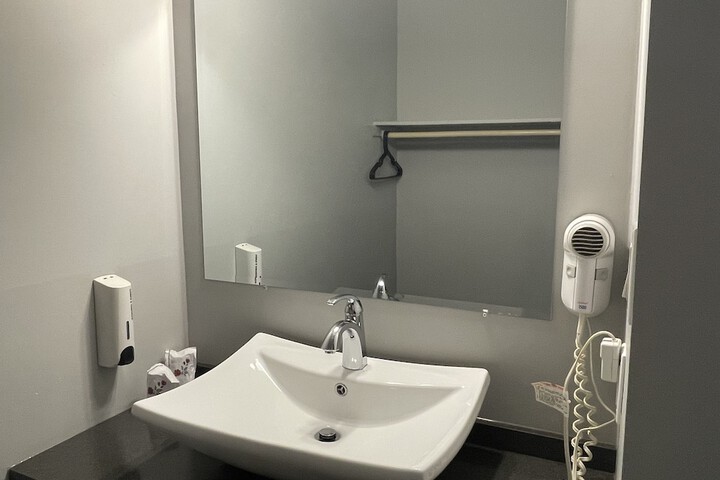 Room 10 of 38