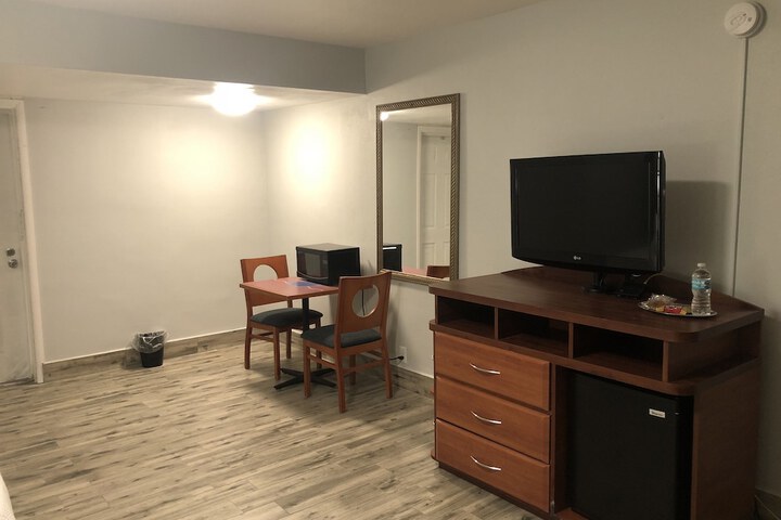 Room 5 of 19