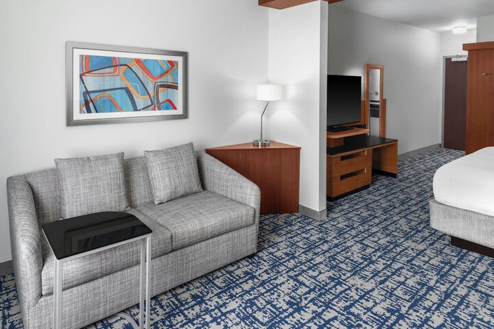 Fairfield Inn & Suites Calhoun