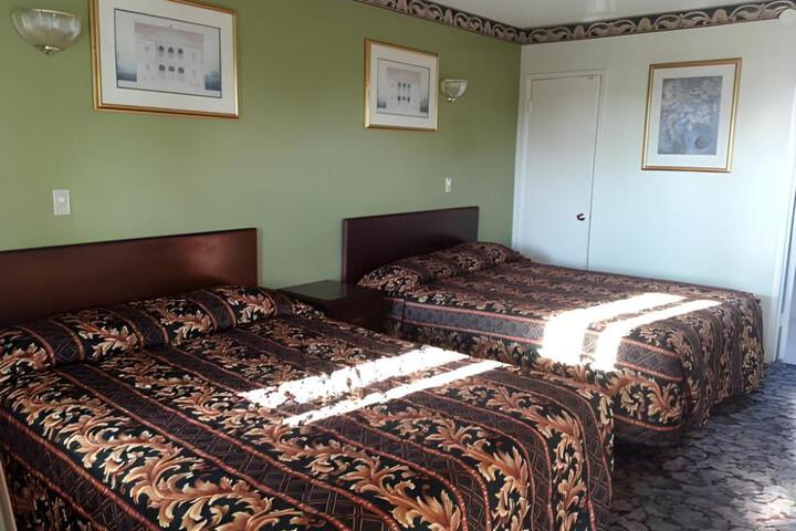 Pomona Lodge Motel